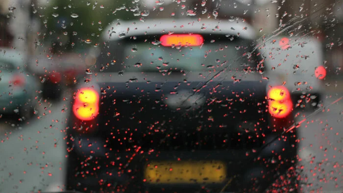 How to use AC in car during rain